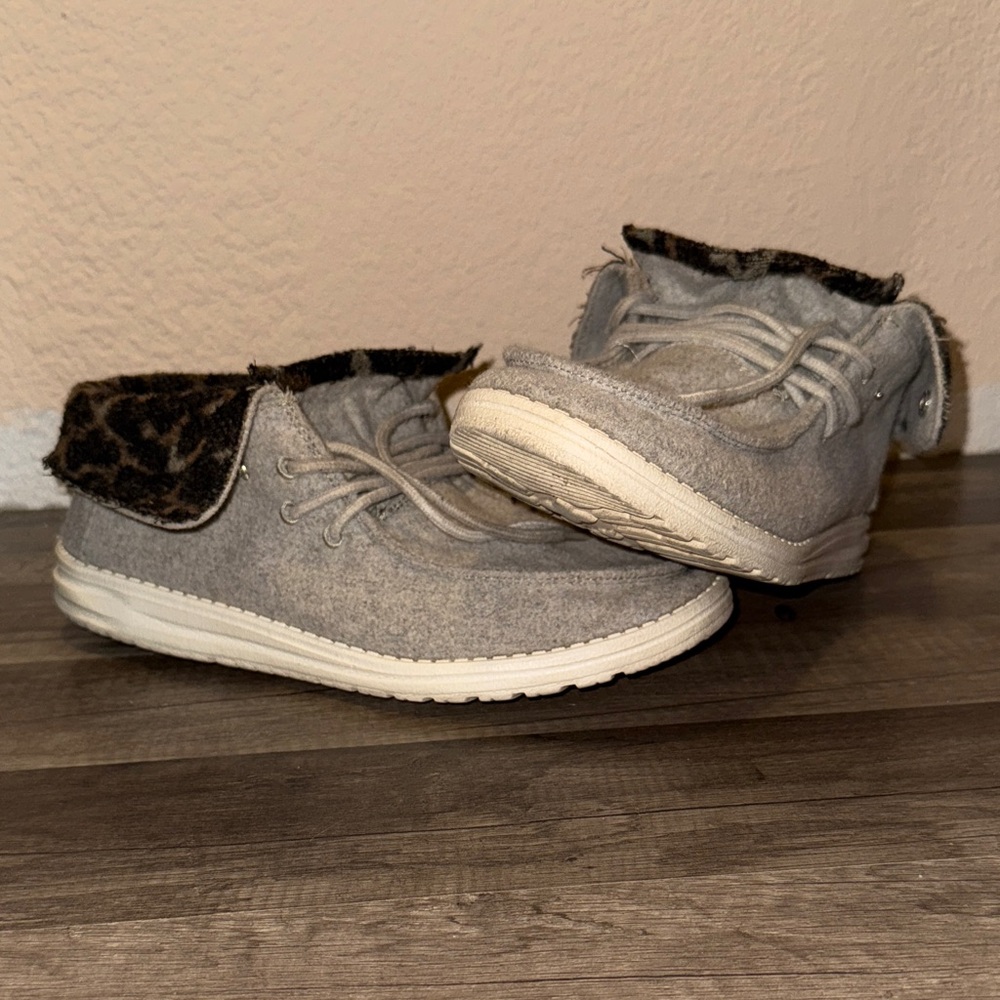 Hey Dude Women's Gray and Leopard Sneakers